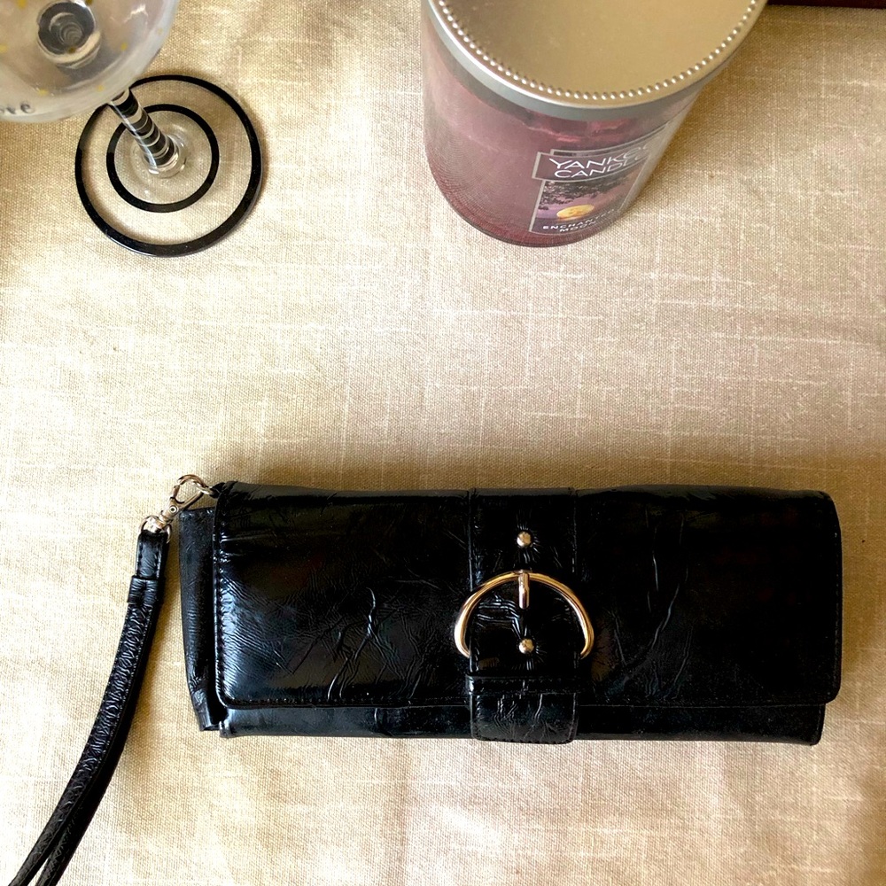 Mindi Casual Black Patent Leather Clutch